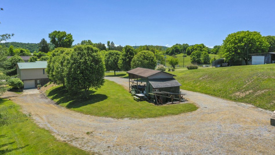 Home on 4 Acres Inside City Limits