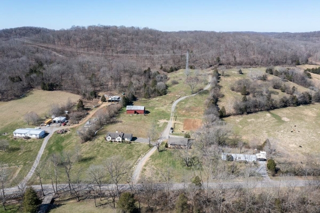 47.8 Acres of Improved Agricultural Land Bethpage, Tennessee, TN
