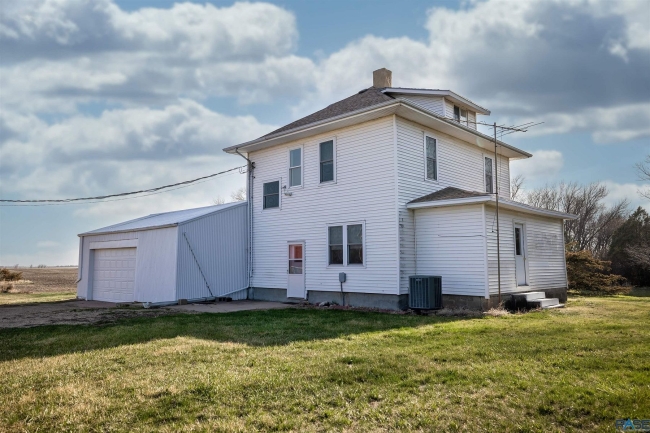 15 Acres of Mixed-Use Land & Home Canova, South Dakota, SD
