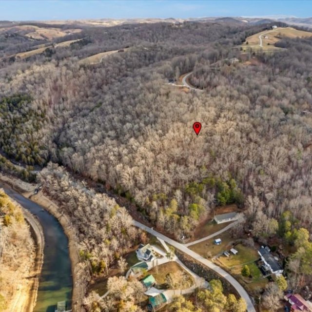 8+ Acre Building Lot in Rock Harbor on Norris Lake