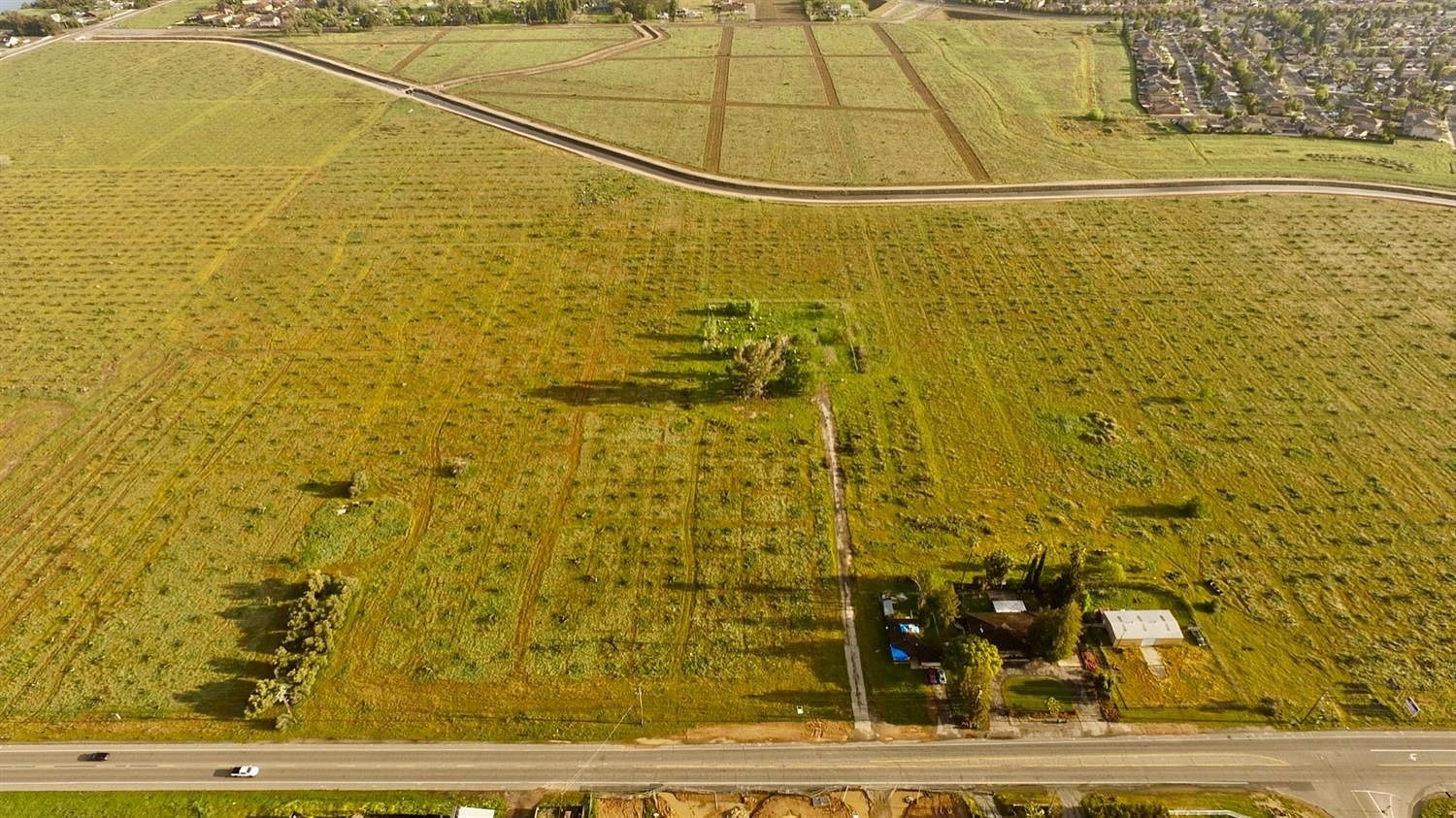 18.9 Acres of Improved Commercial Land Fresno, California, CA