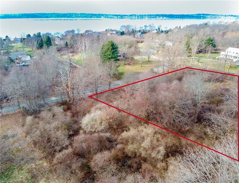 0.89 Acres of Residential Land Tiverton, Rhode Island, RI