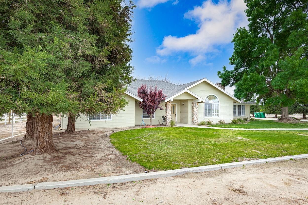 10 Acres of Mixed-Use Land & Home Fresno, California, CA
